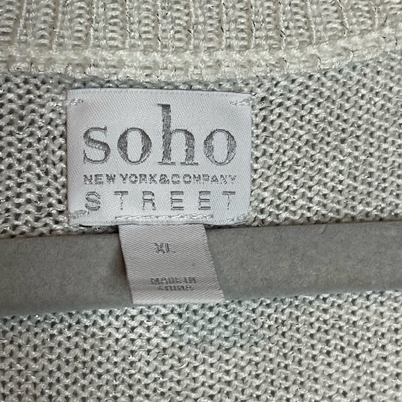 Soho New York & Company Cold Shoulder Metallic Ivory Knit Sweater Size XL Casual - Picture 7 of 9